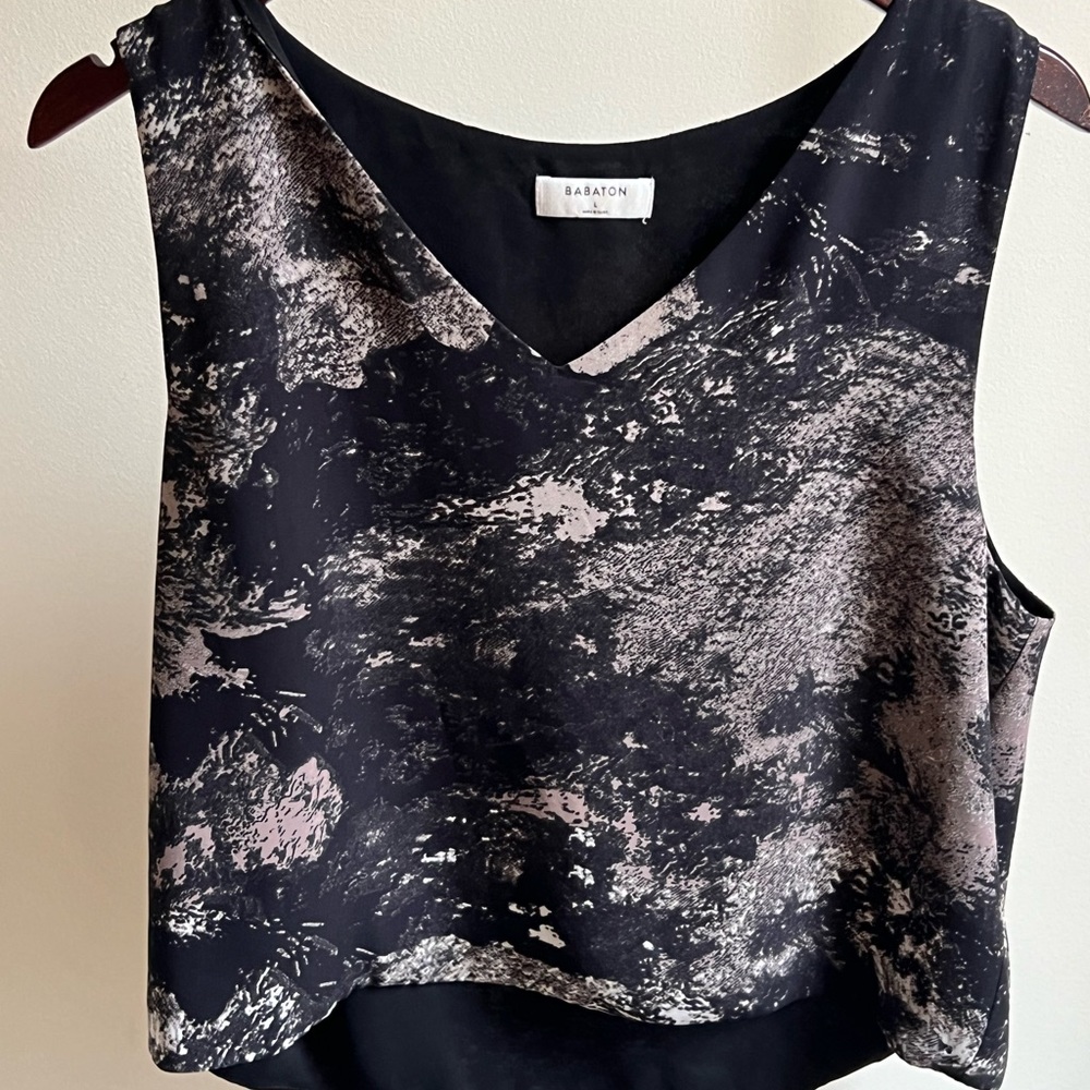 Minimalist top